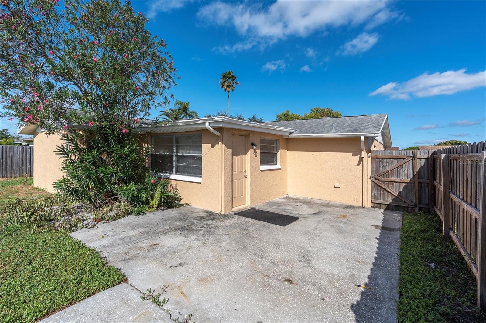 Image 23 of 30 For 3326 Garfield Dr