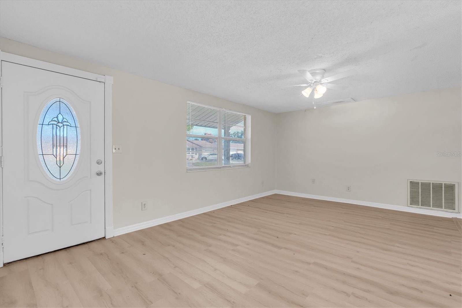 Image 3 of 30 For 3326 Garfield Dr