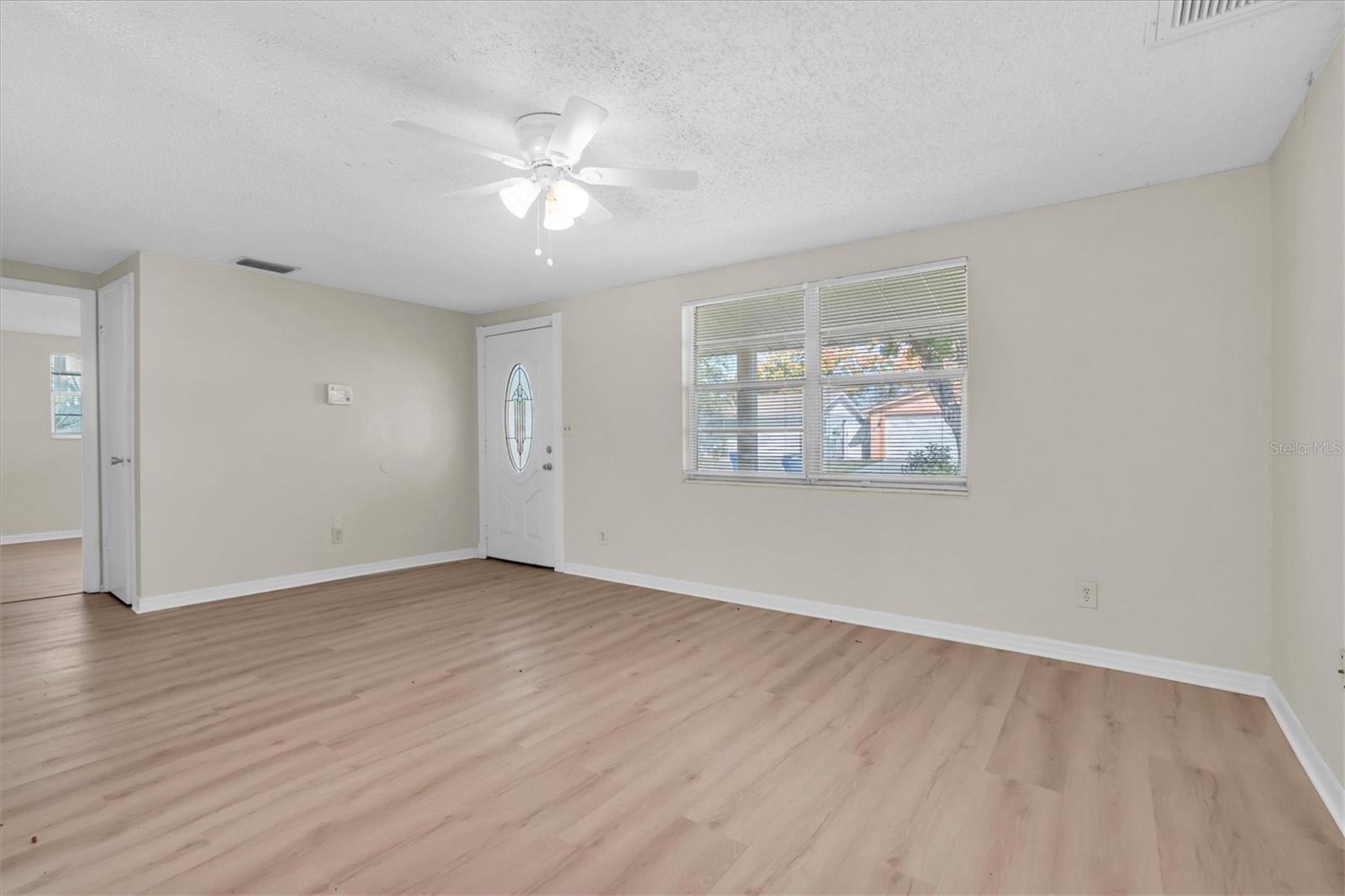 Image 4 of 30 For 3326 Garfield Dr