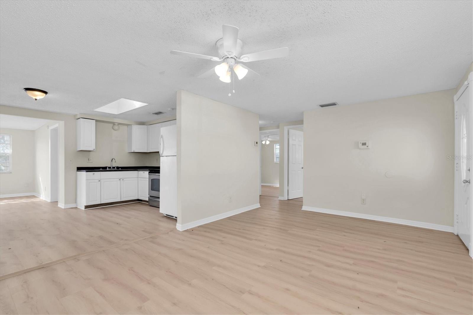 Image 5 of 30 For 3326 Garfield Dr