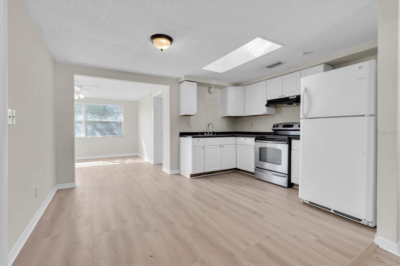 Image 7 of 30 For 3326 Garfield Dr