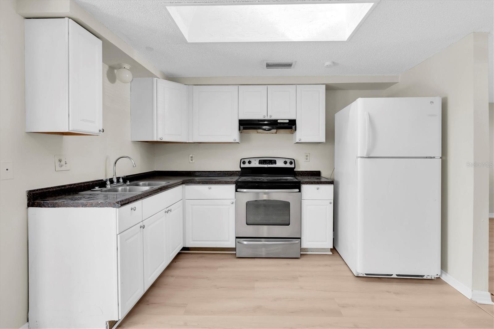 Image 9 of 30 For 3326 Garfield Dr