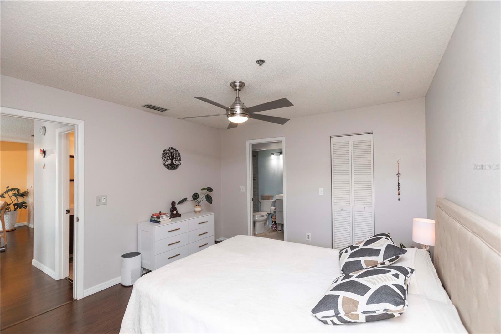 Image 21 of 48 For 5727 Biscayne Court 209