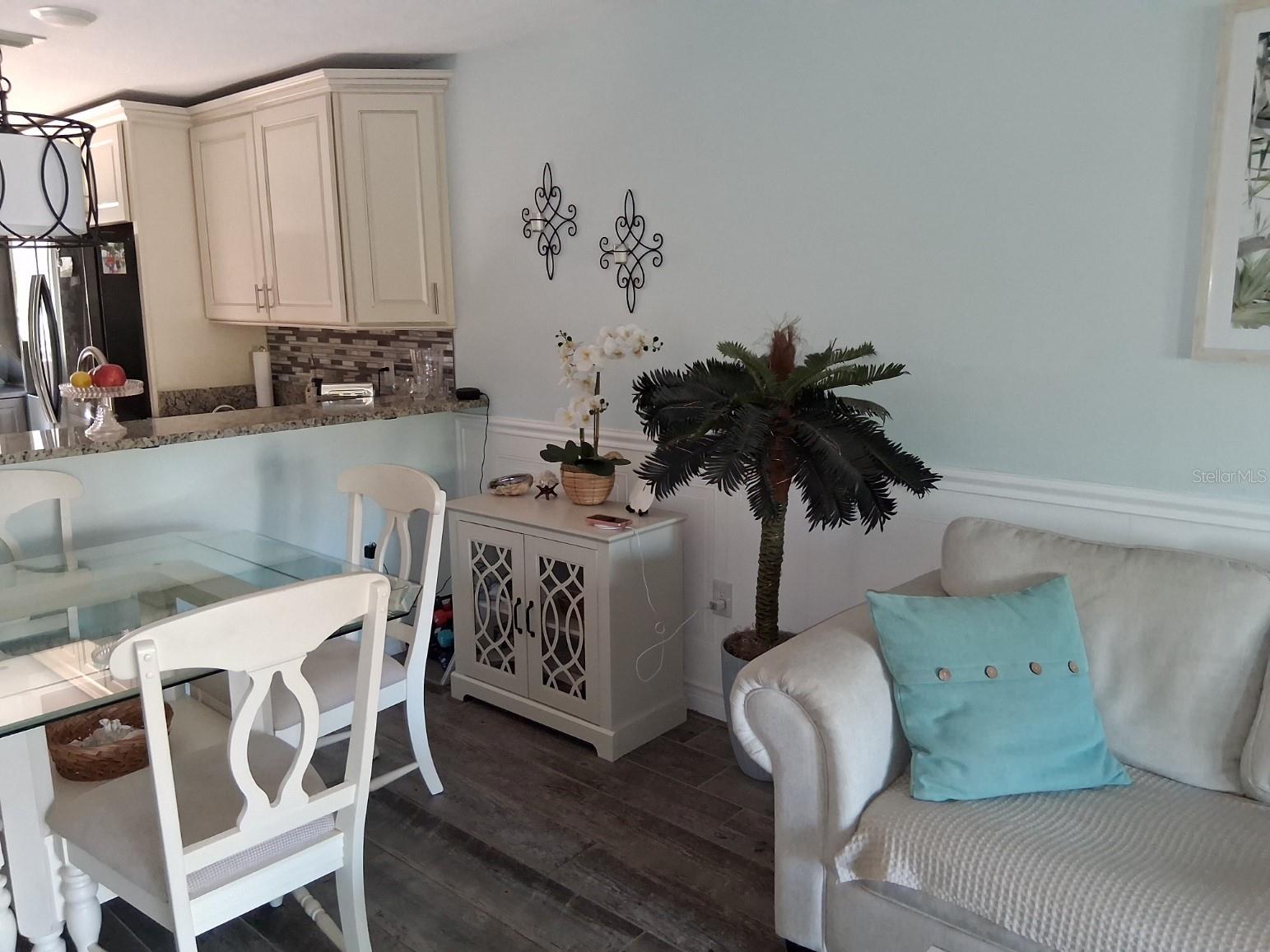 Image 9 of 26 For 7737 Eureka Drive 203