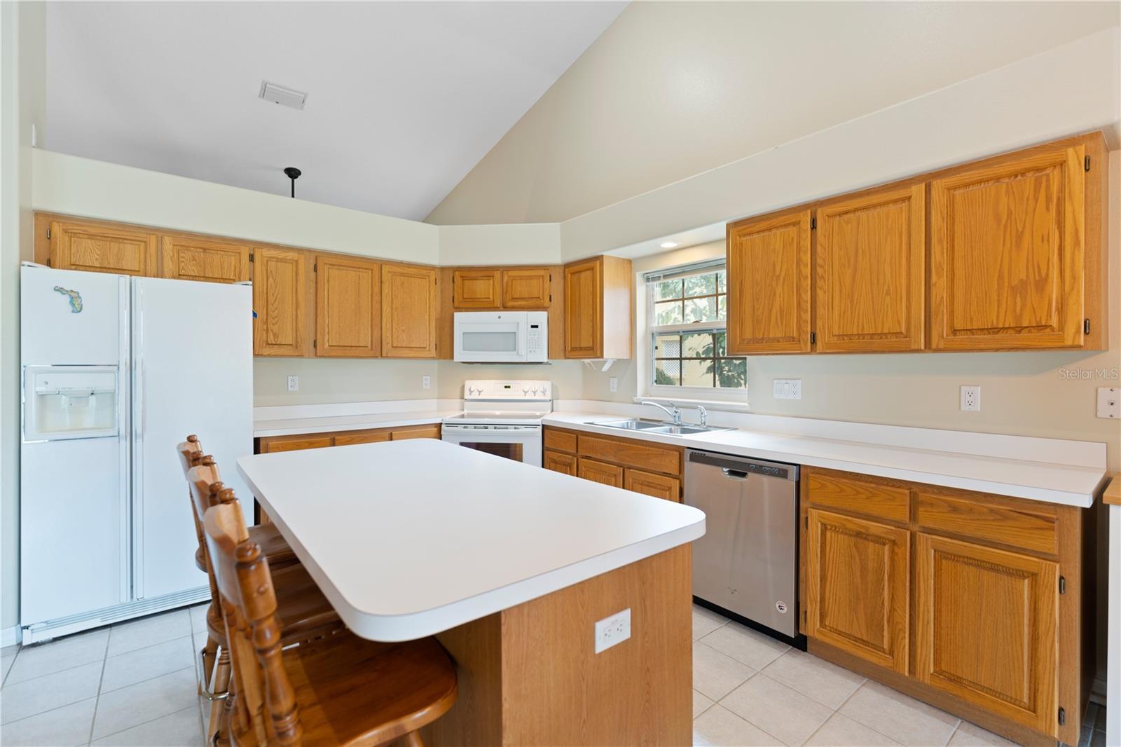 Listing photo id 8 for 6741 Northlake Drive