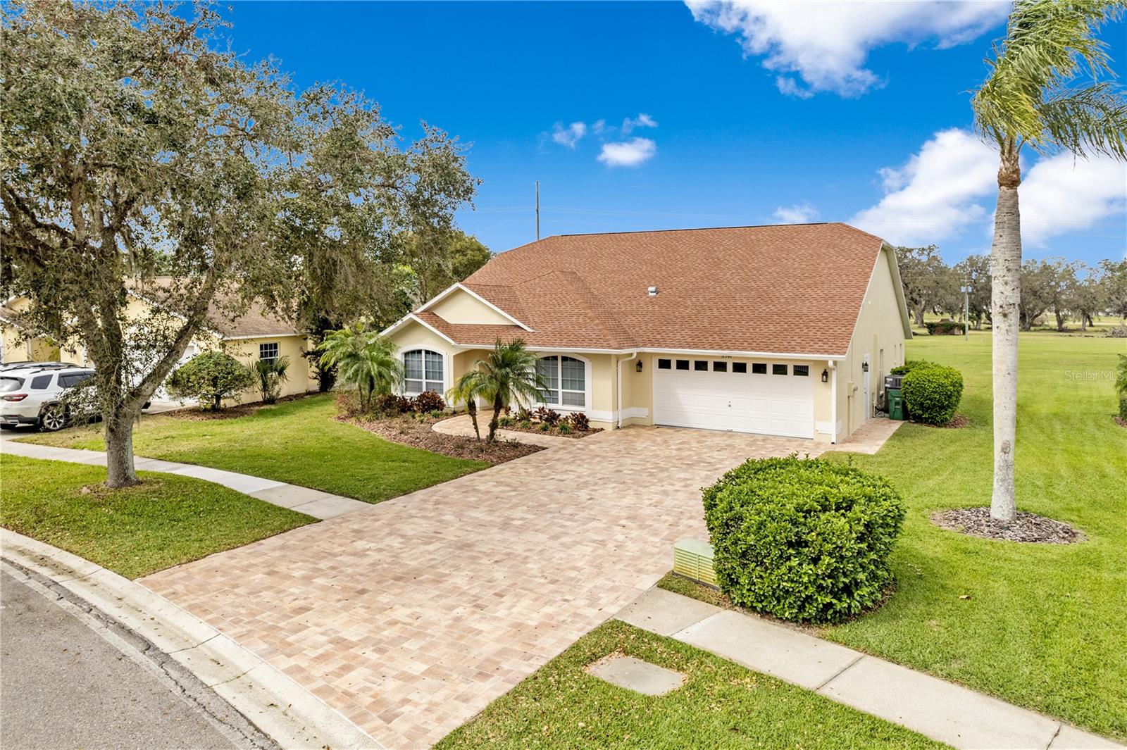 Listing photo id 0 for 6741 Northlake Drive