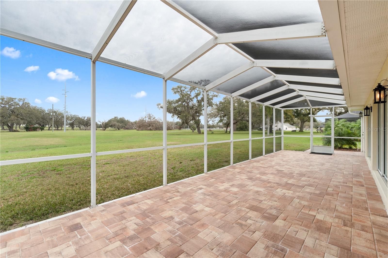 Listing photo id 29 for 6741 Northlake Drive