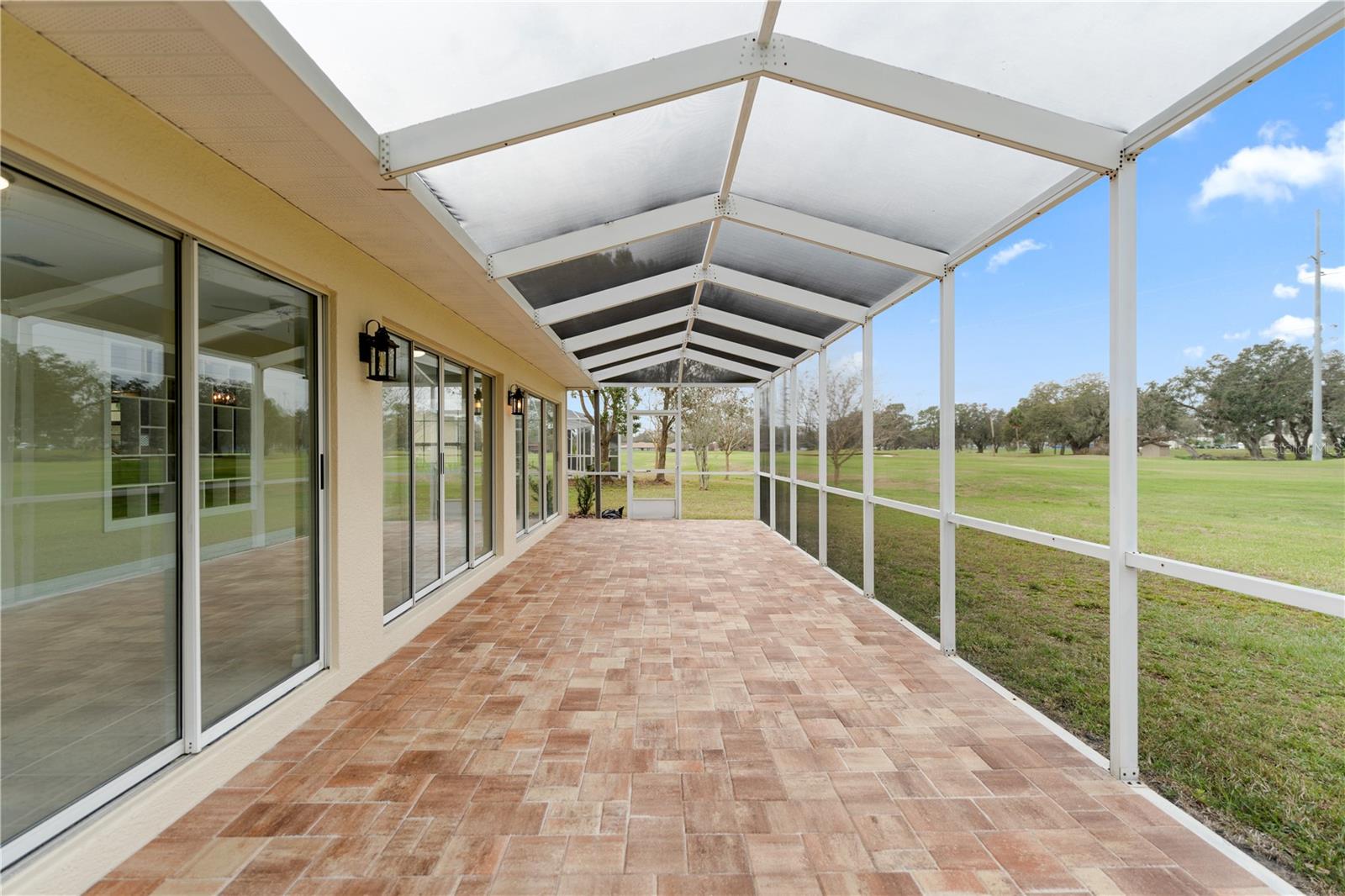 Listing photo id 31 for 6741 Northlake Drive