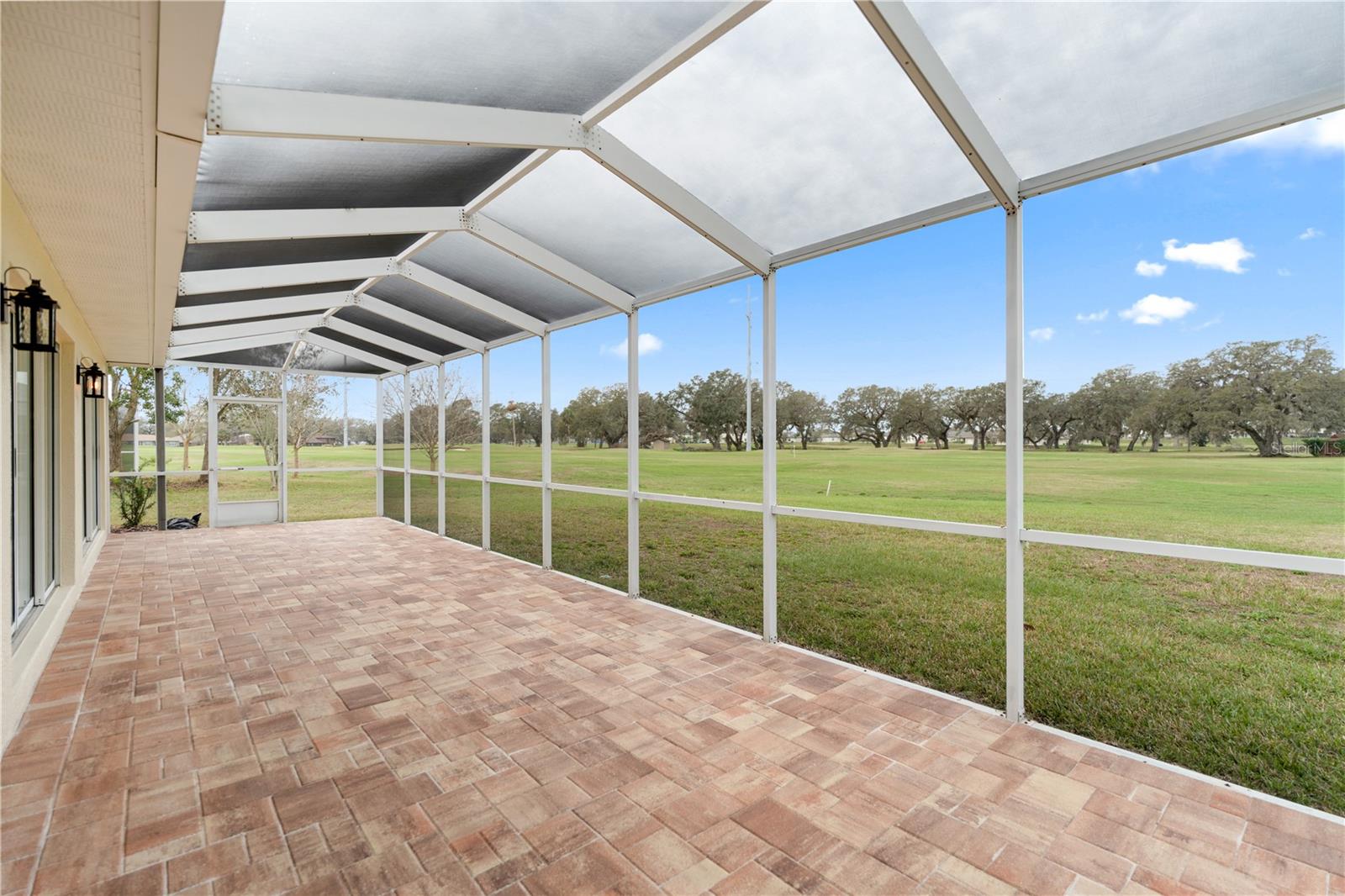 Listing photo id 32 for 6741 Northlake Drive