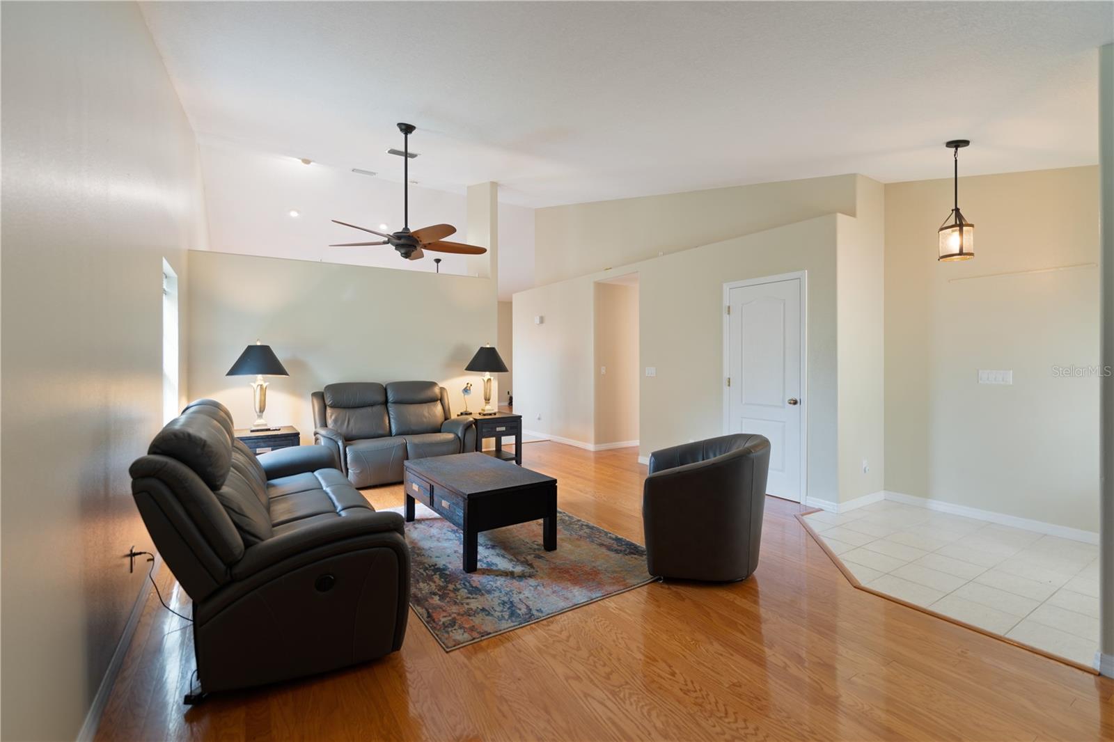 Listing photo id 41 for 6741 Northlake Drive