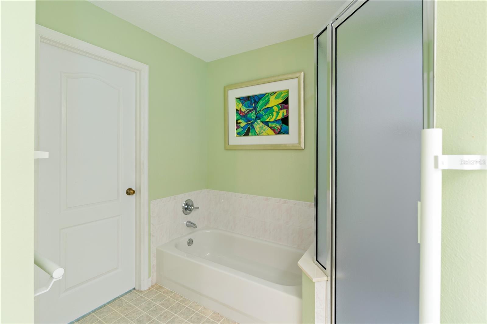 Listing photo id 60 for 6741 Northlake Drive