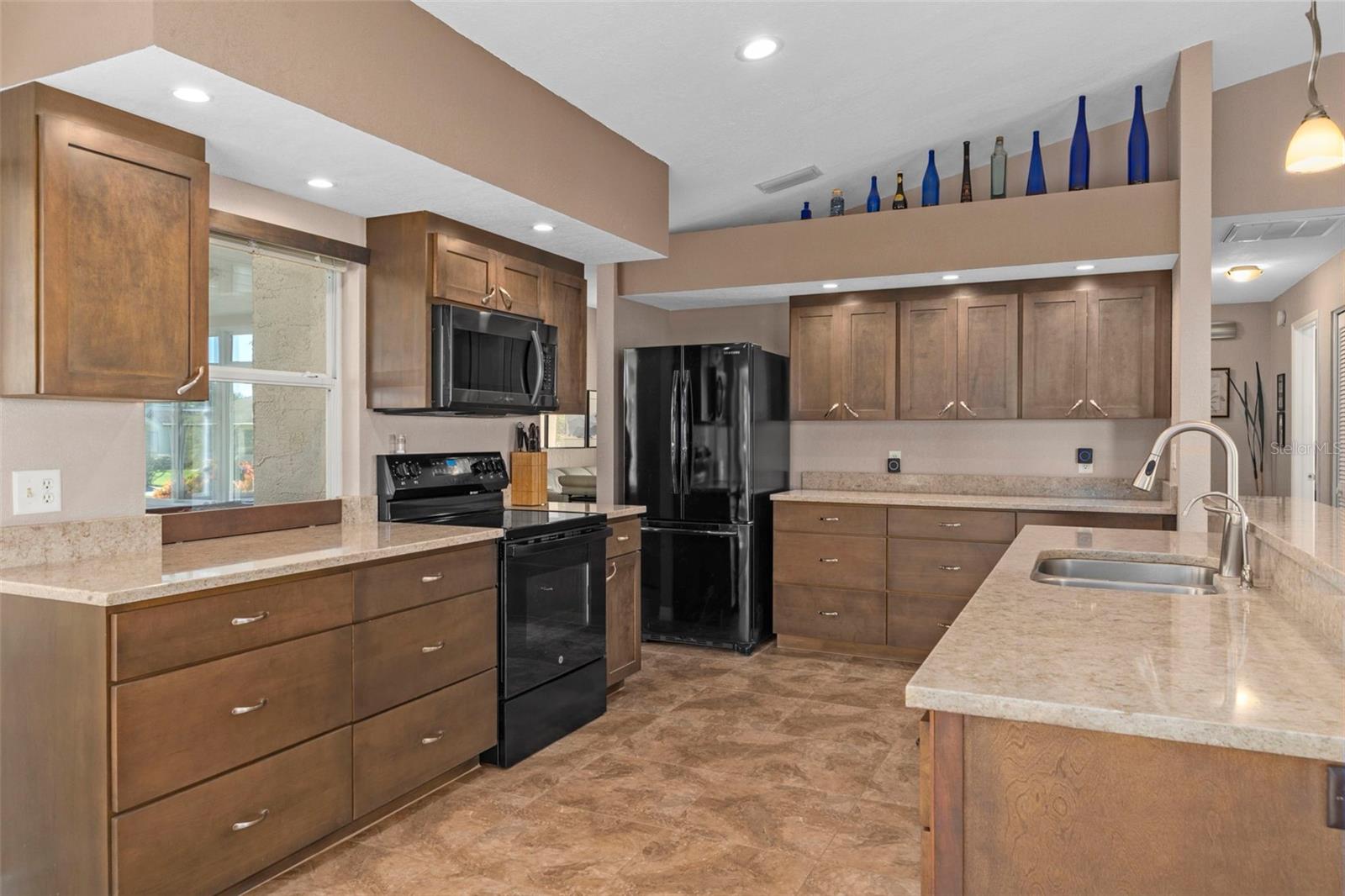 Image 10 of 64 For 7312 Bottle Brush Drive