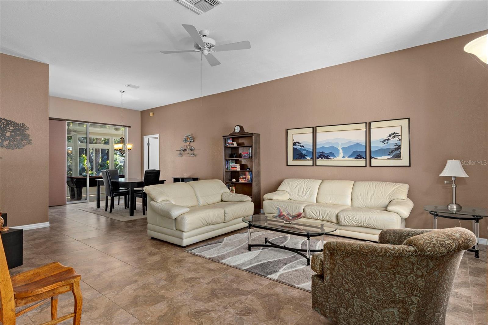 Image 5 of 64 For 7312 Bottle Brush Drive