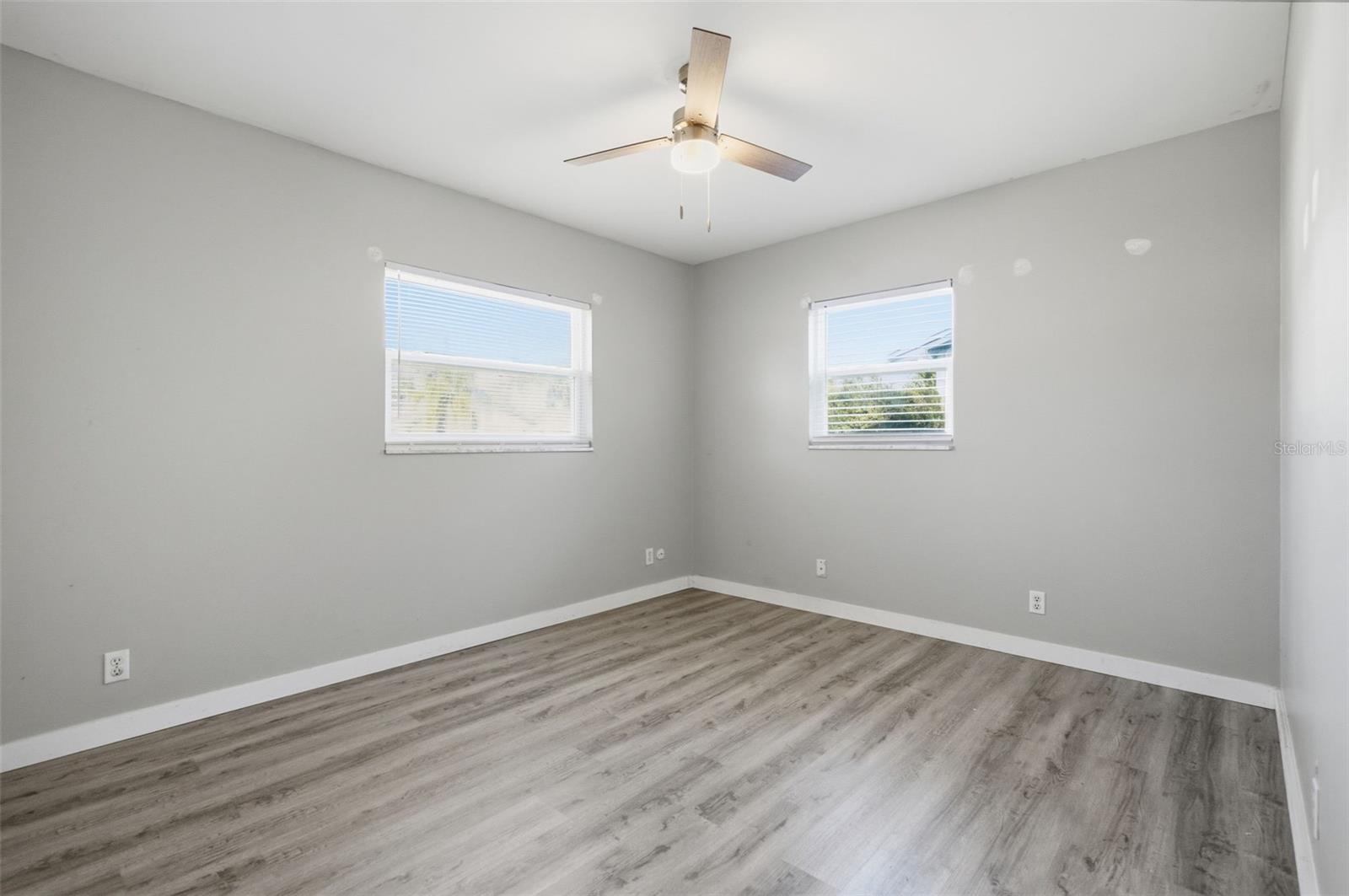 Image 14 of 48 For 118 Connie Avenue