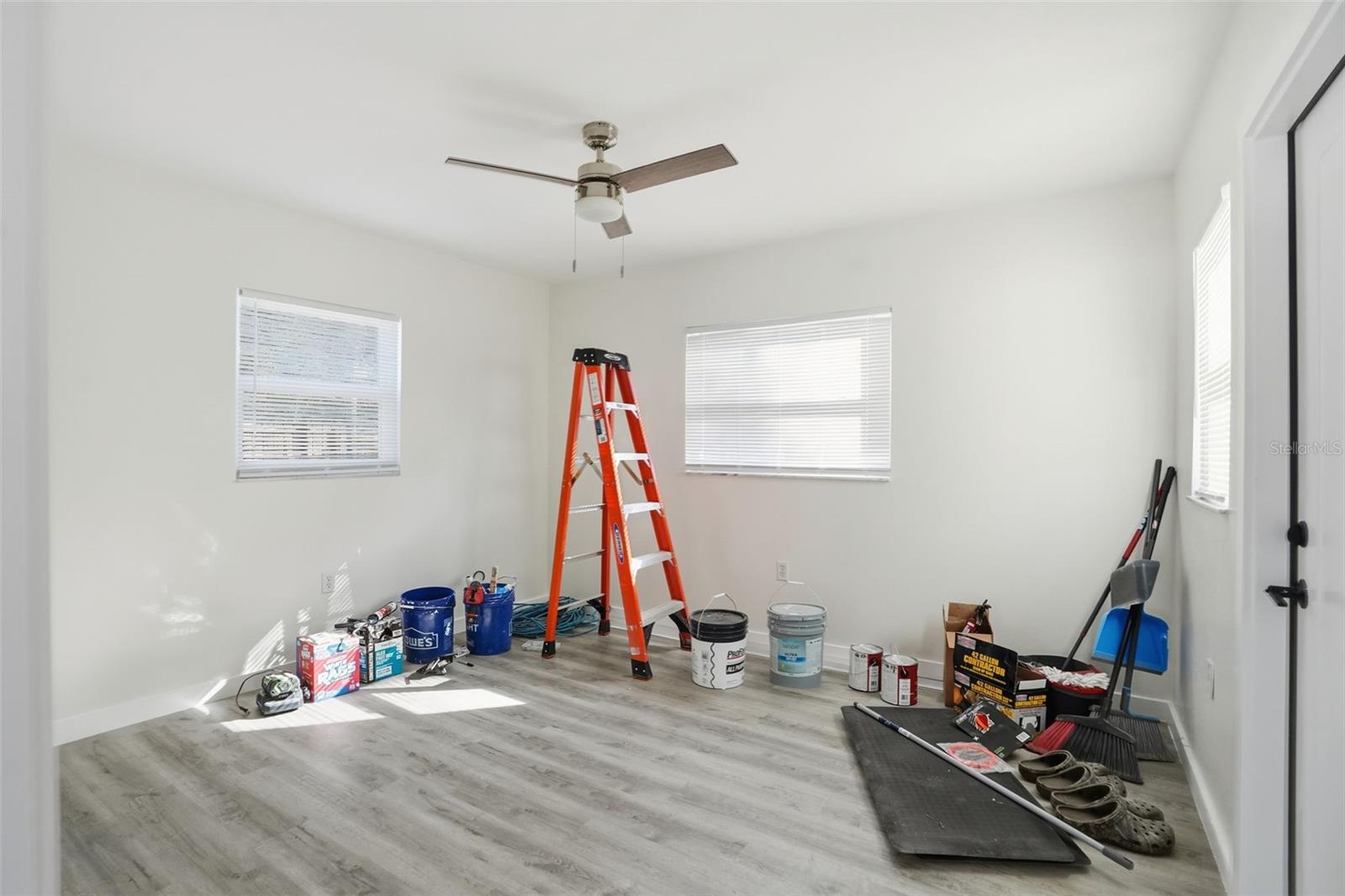 Image 30 of 48 For 118 Connie Avenue