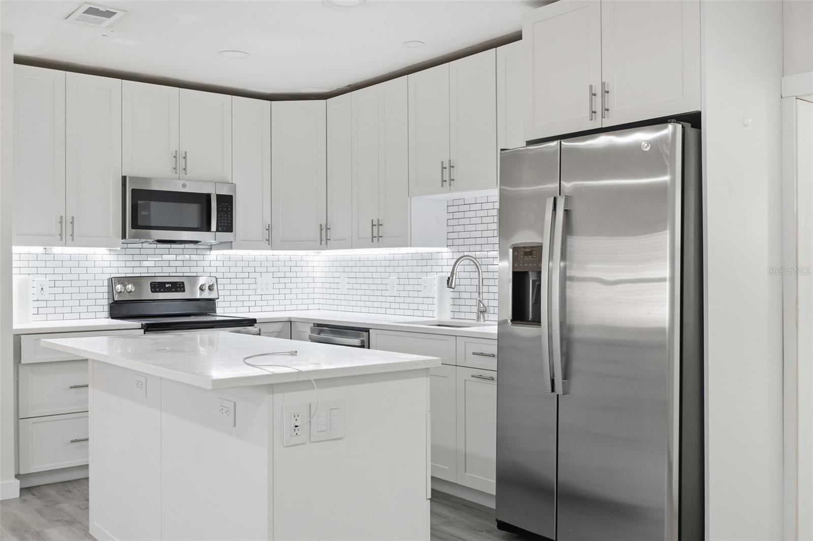 Image 5 of 48 For 118 Connie Avenue