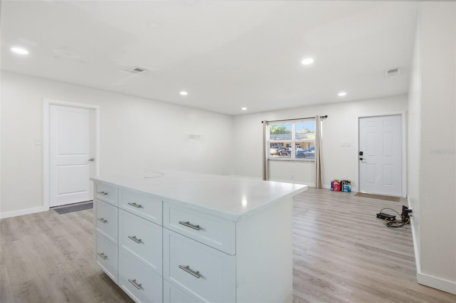 Image 6 of 48 For 118 Connie Avenue