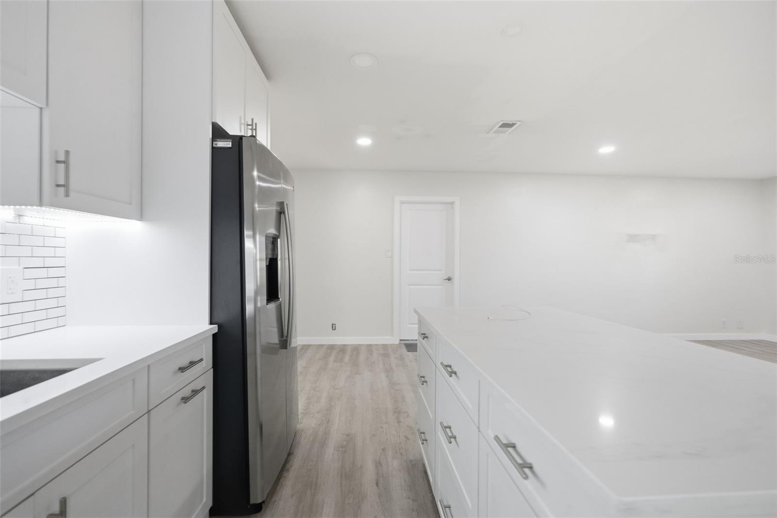 Image 7 of 48 For 118 Connie Avenue