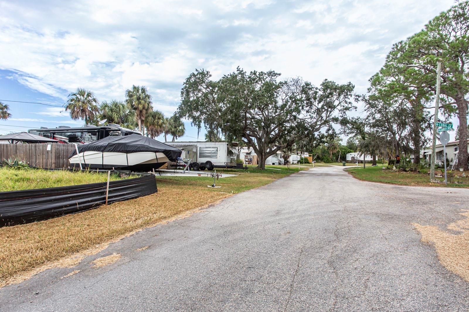 Listing photo id 5 for 6813 Garden Drive