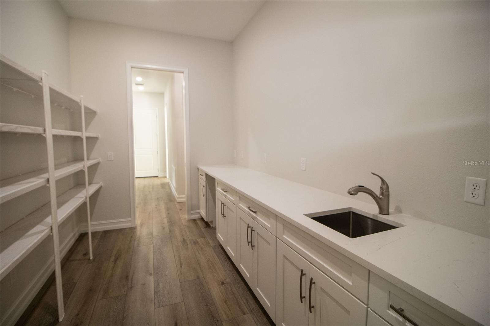 Image 14 of 40 For 2915 Goldenrod Drive