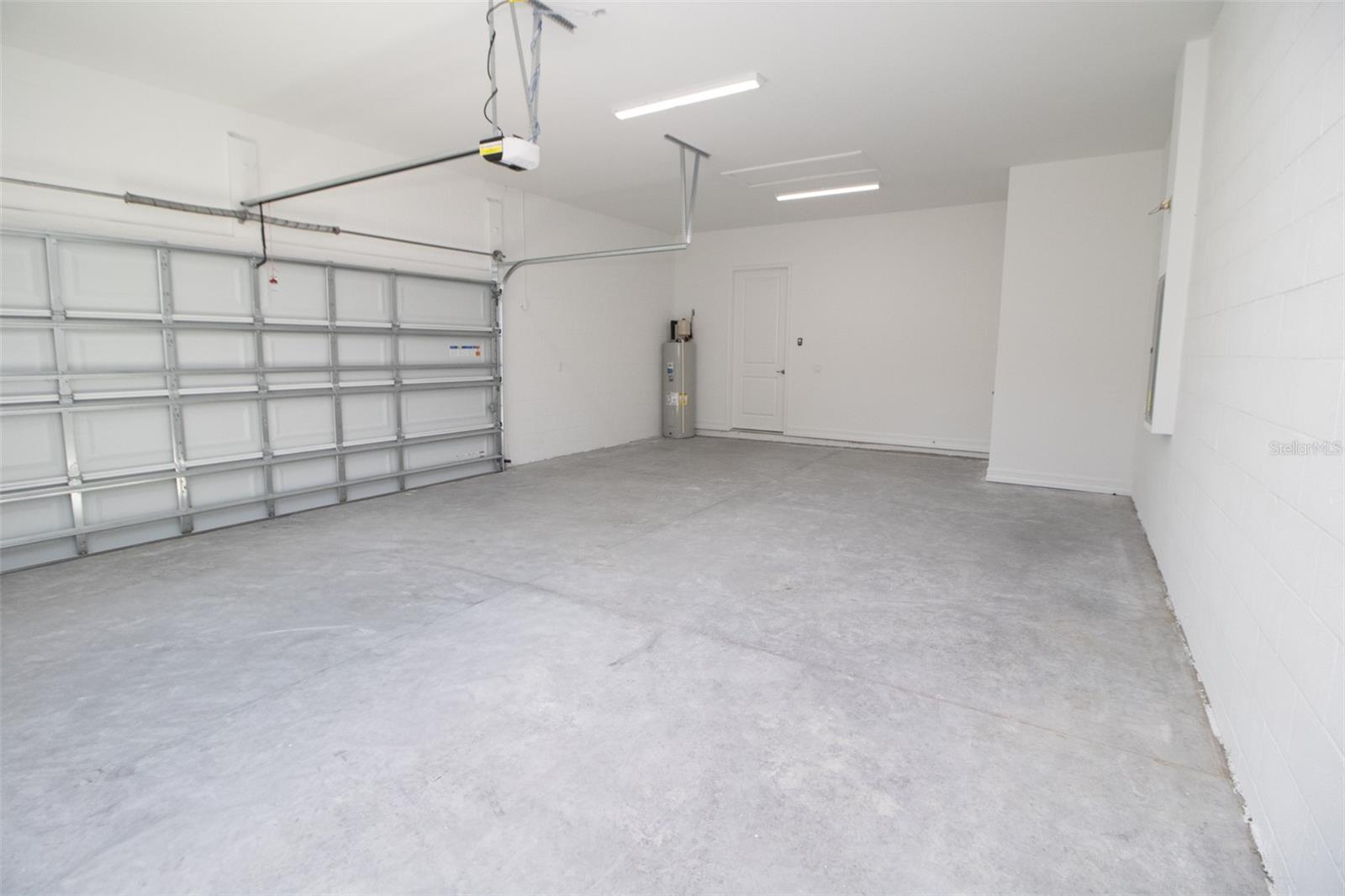 Image 29 of 40 For 2915 Goldenrod Drive