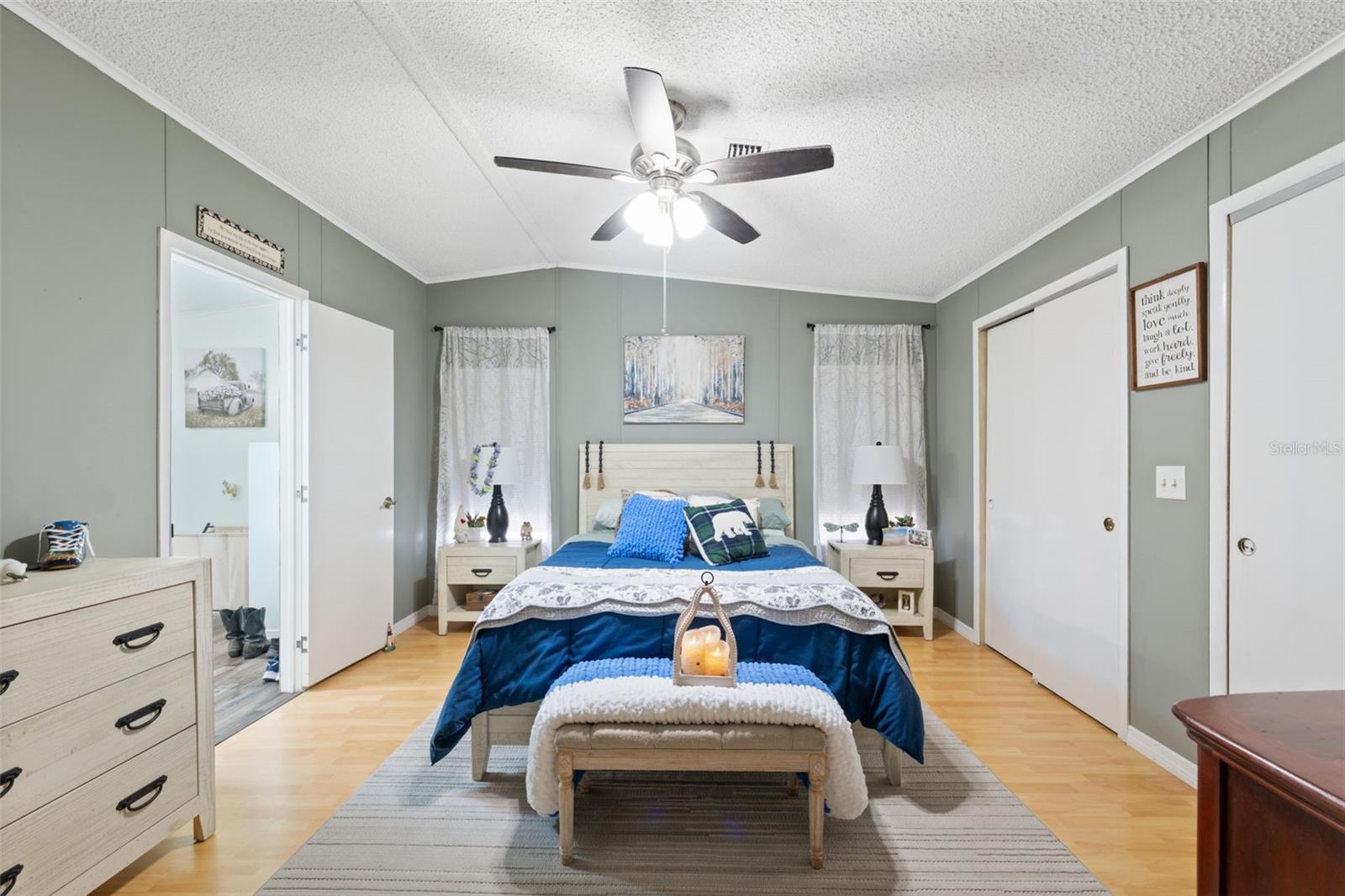 Image 19 of 33 For 14684 Rialto Avenue