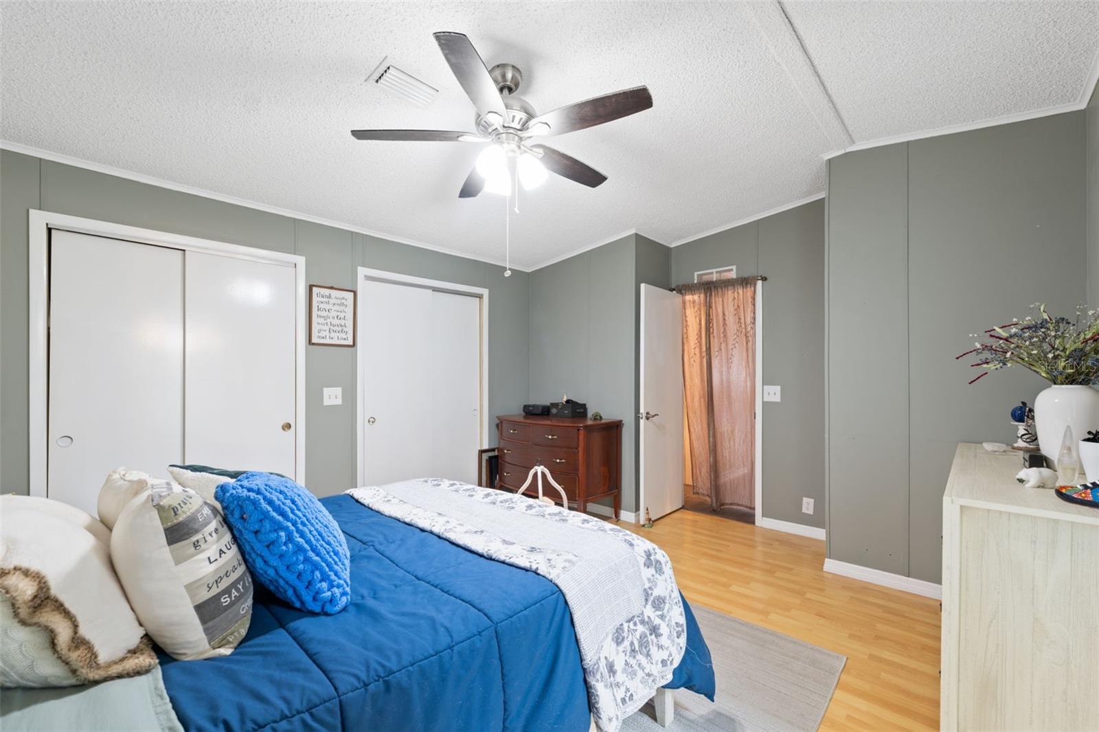 Image 20 of 33 For 14684 Rialto Avenue