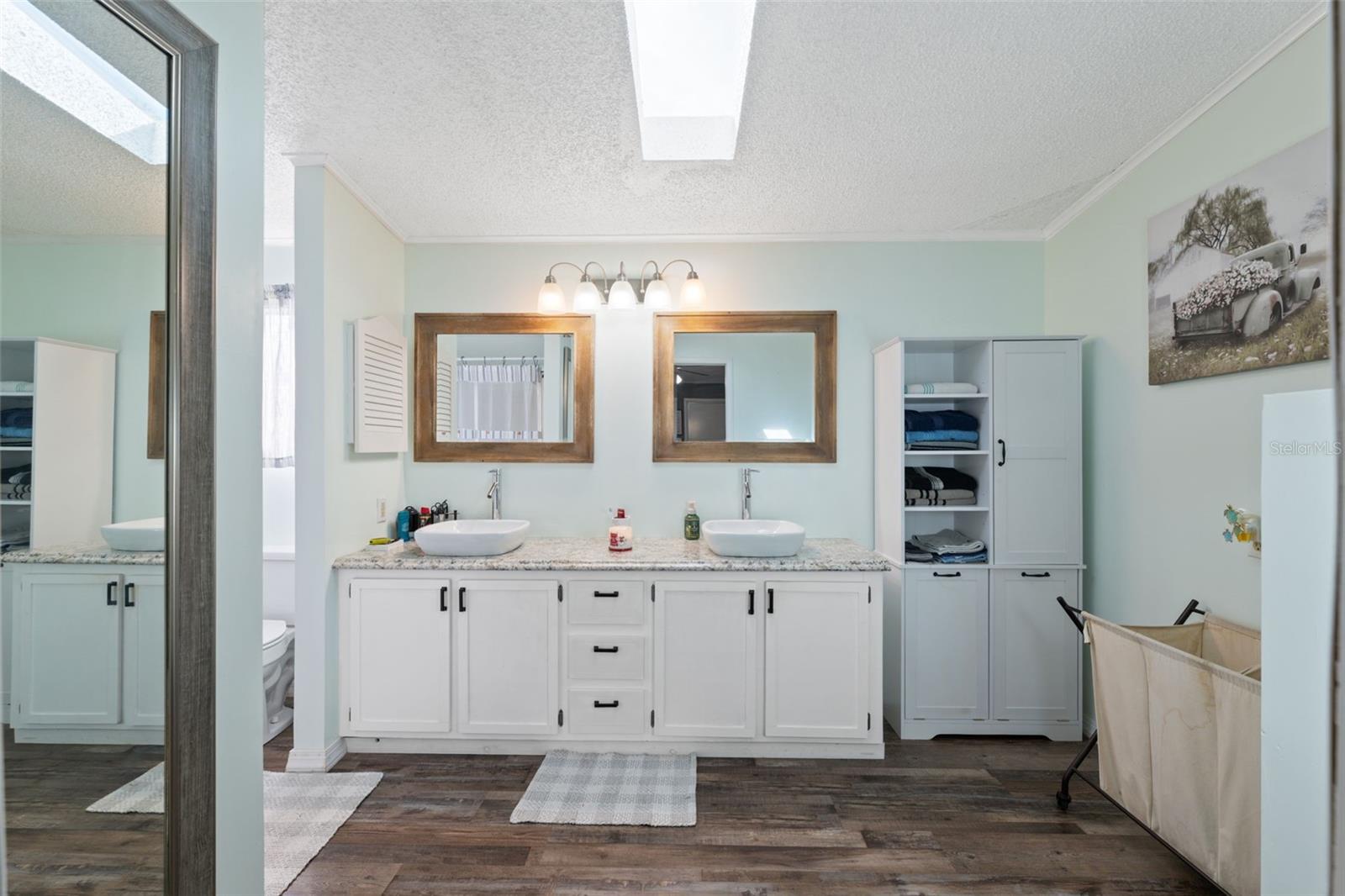 Image 21 of 33 For 14684 Rialto Avenue