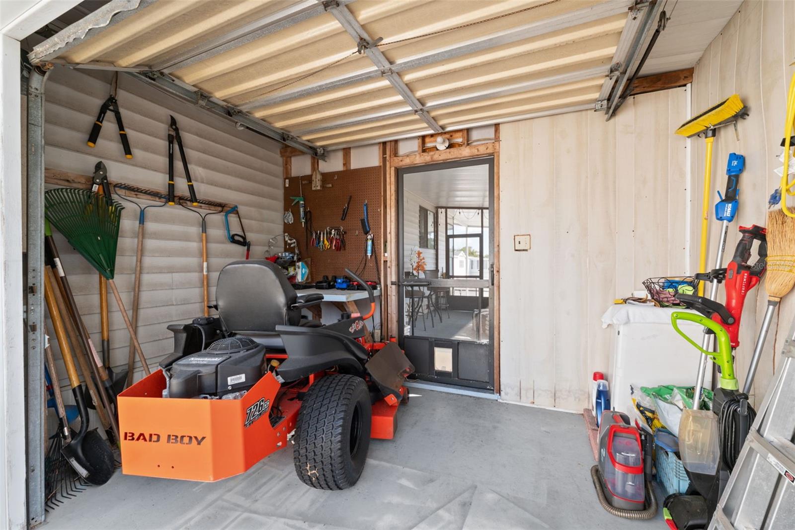 Image 30 of 33 For 14684 Rialto Avenue