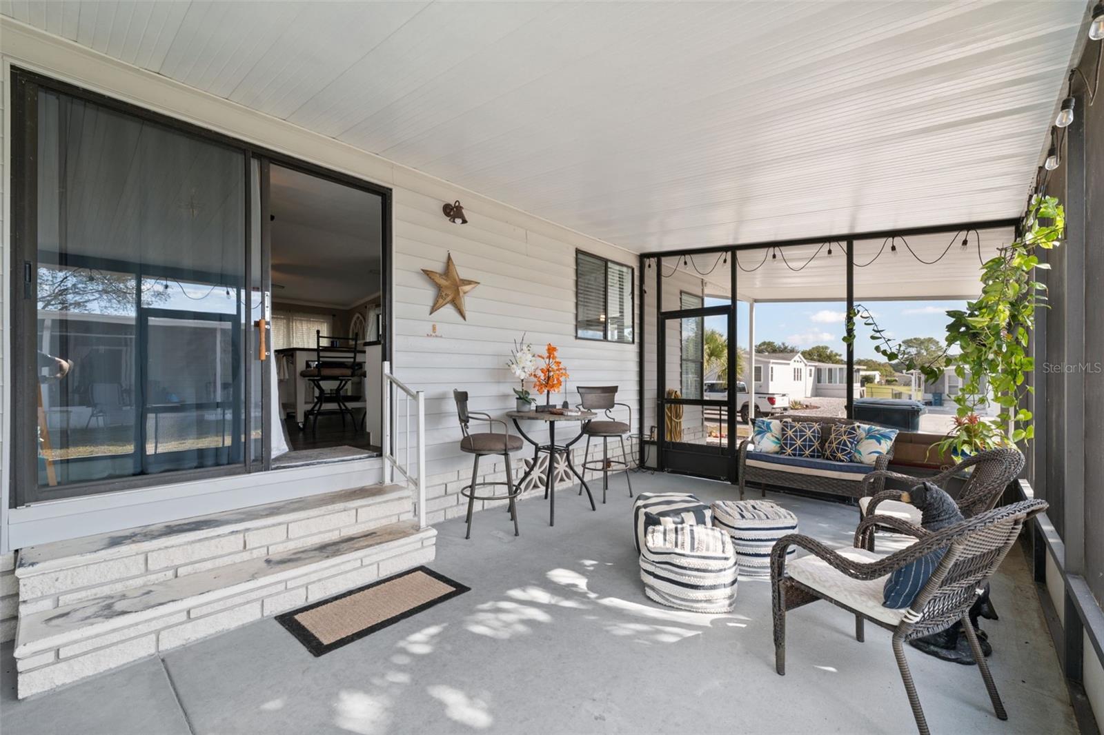 Image 7 of 33 For 14684 Rialto Avenue