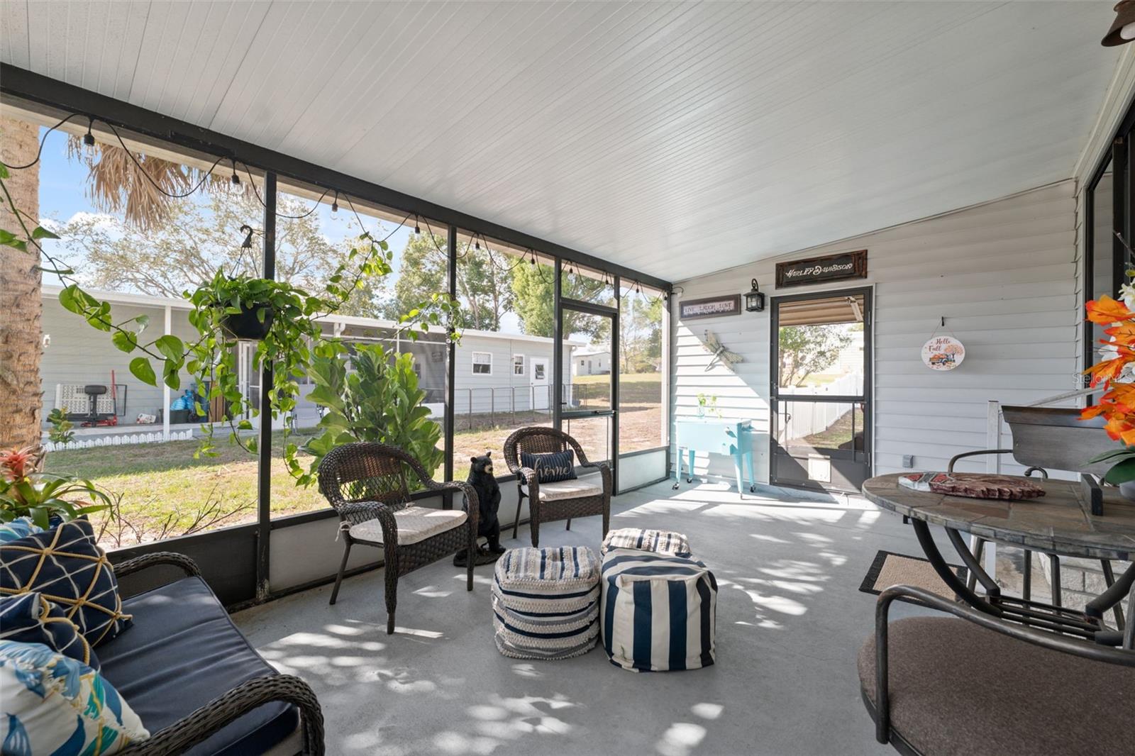 Image 8 of 33 For 14684 Rialto Avenue