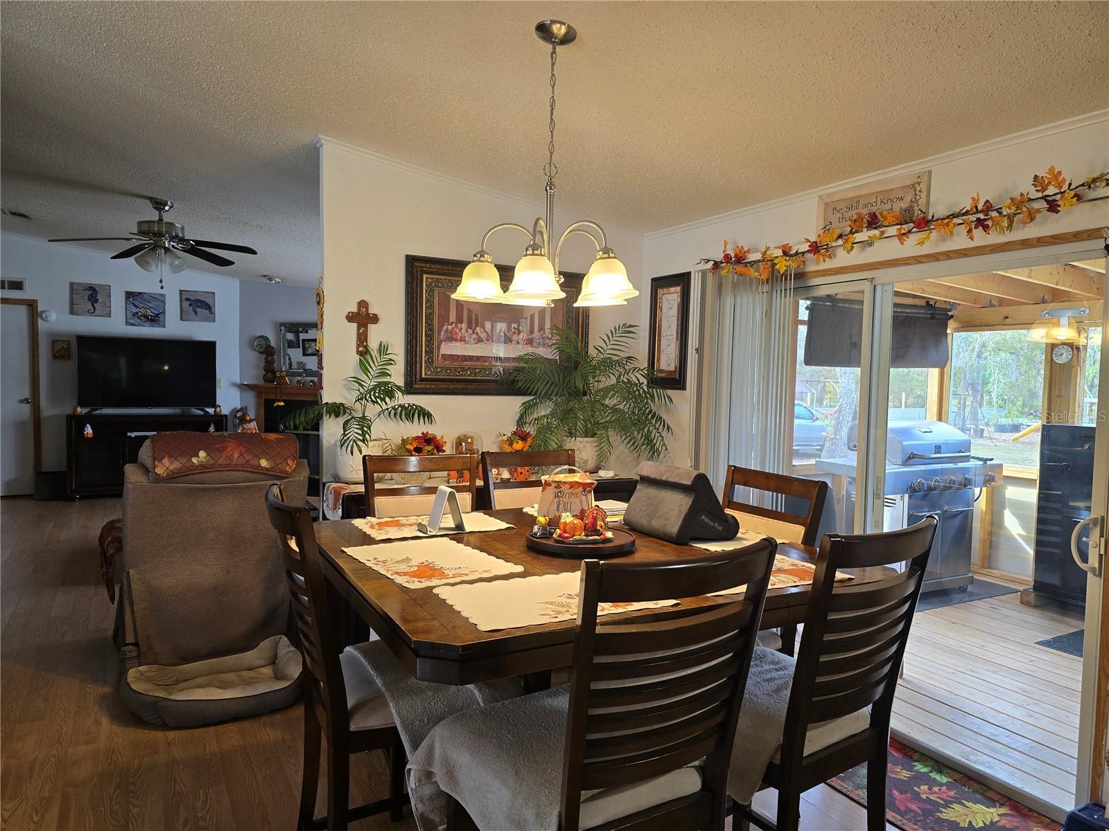 Listing photo id 9 for 16403 Bosley Drive