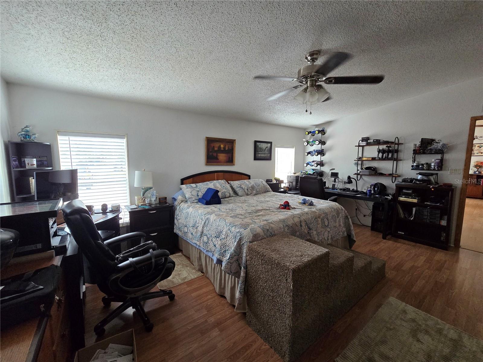 Listing photo id 16 for 16403 Bosley Drive