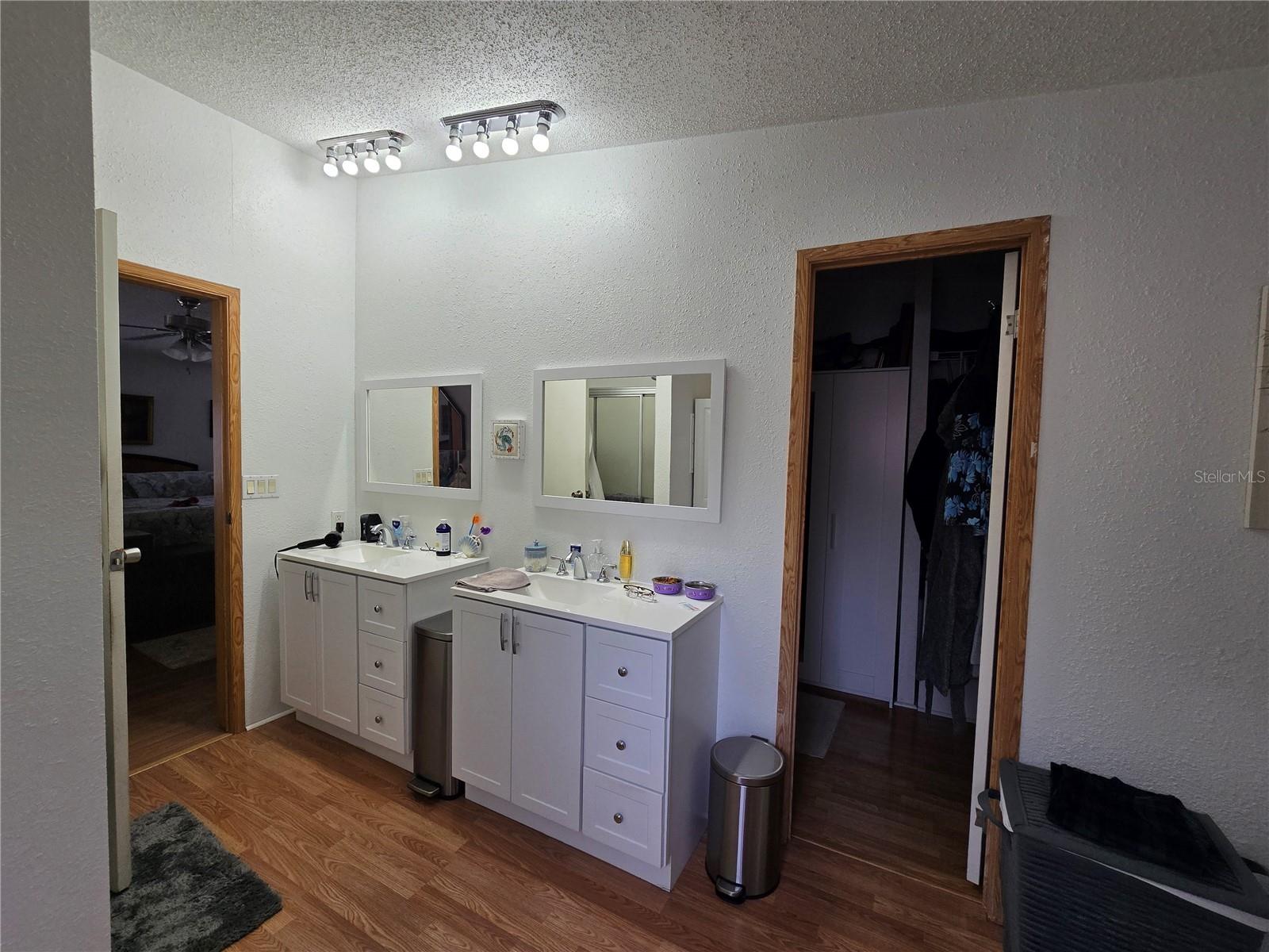 Listing photo id 20 for 16403 Bosley Drive