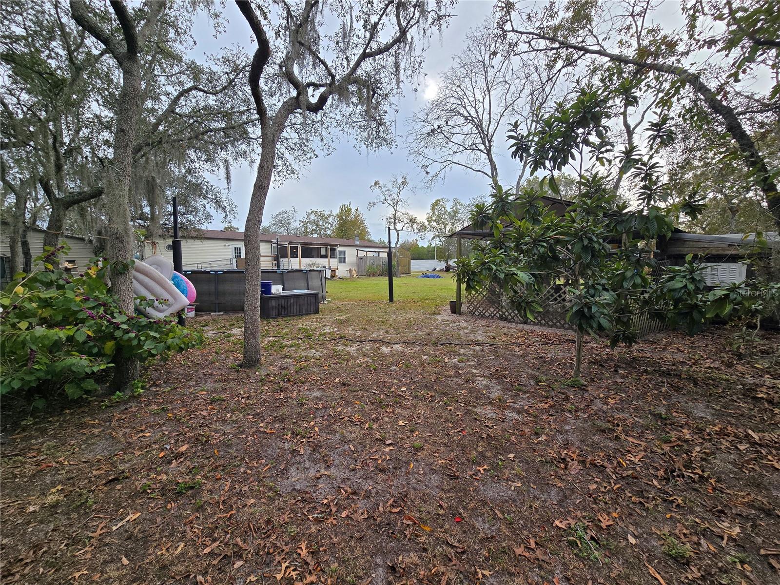 Listing photo id 38 for 16403 Bosley Drive