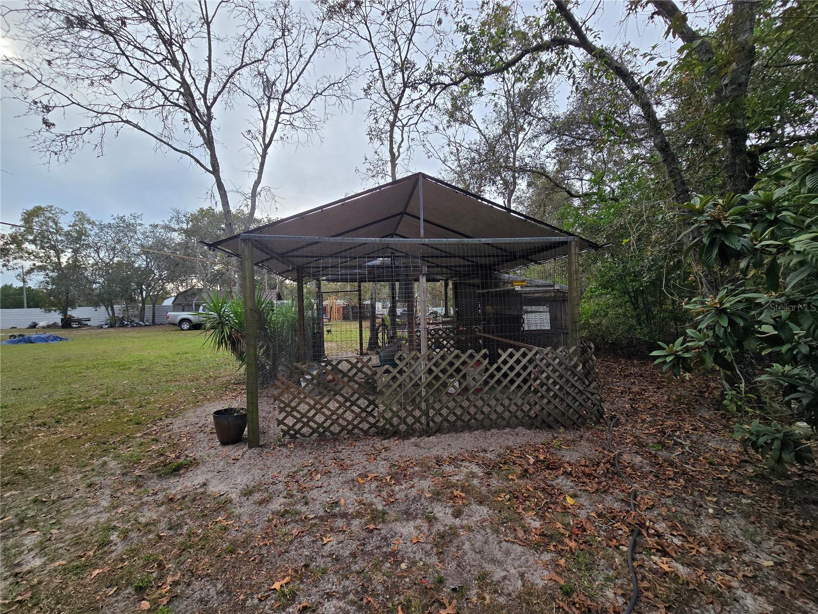 Listing photo id 39 for 16403 Bosley Drive