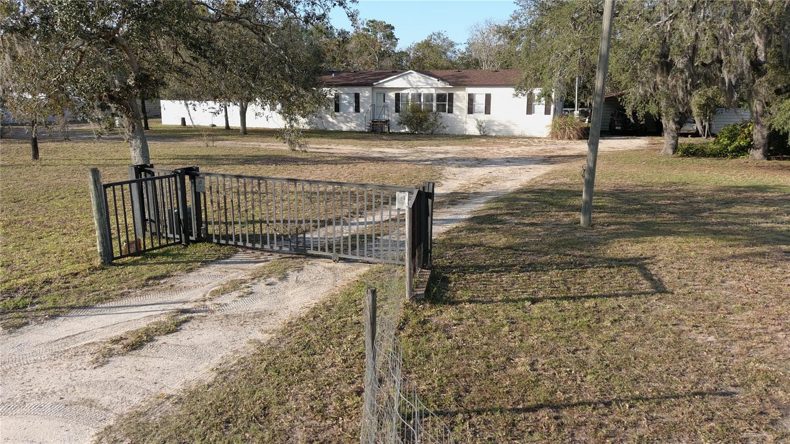 Listing photo id 64 for 16403 Bosley Drive