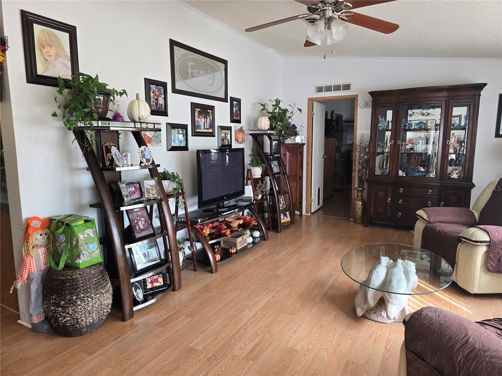 Listing photo id 5 for 16403 Bosley Drive