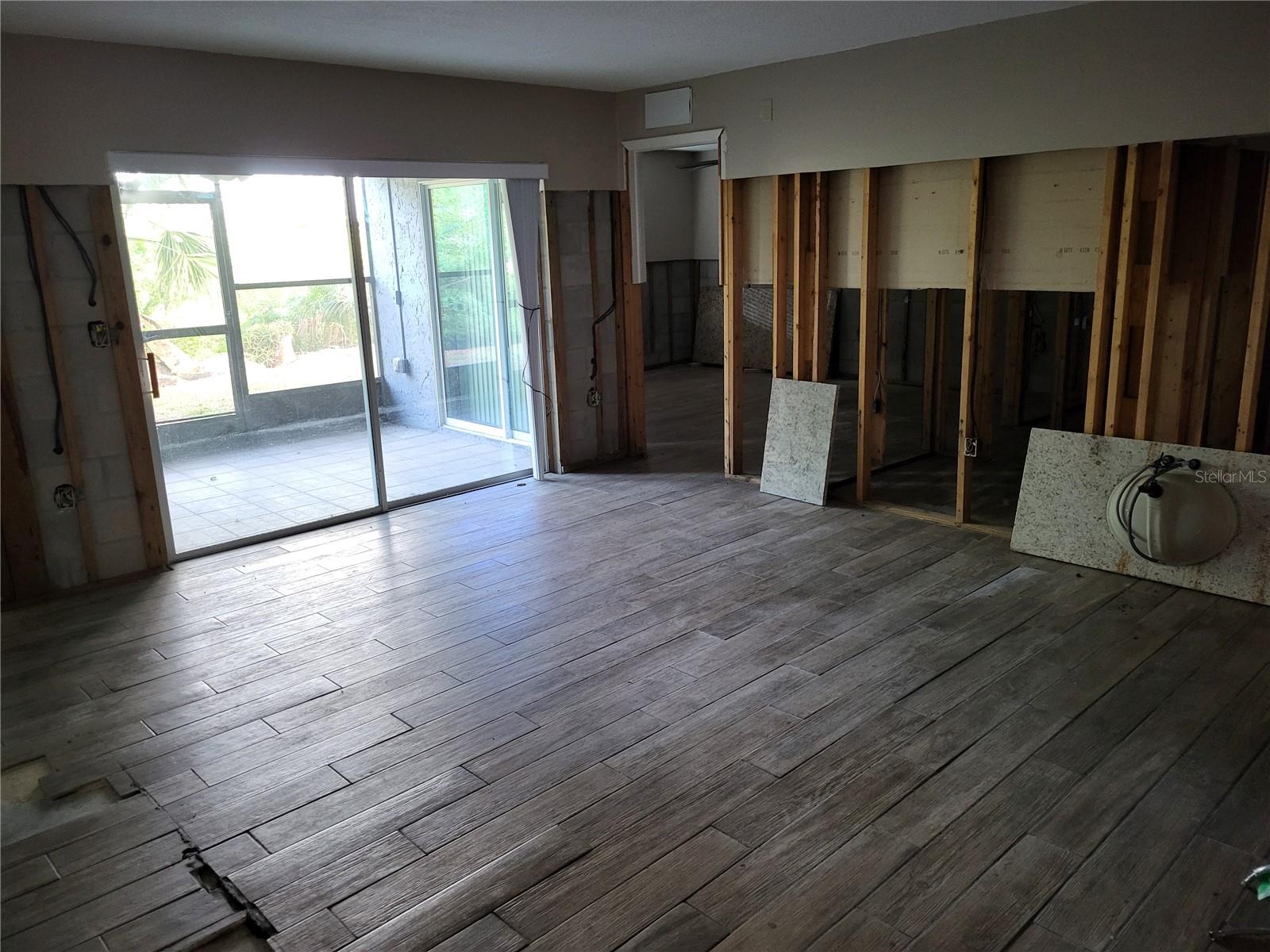 Image 8 of 17 For 4427 Dewey Drive