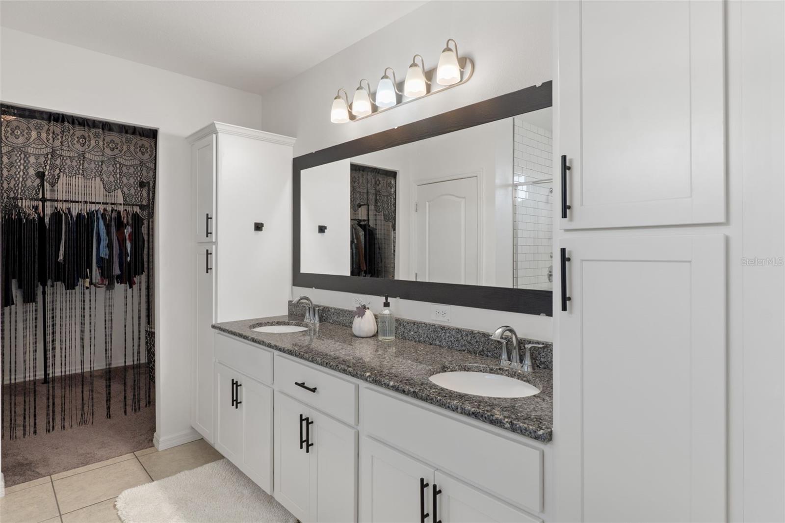 Image 24 of 57 For 3313 Dorian Avenue