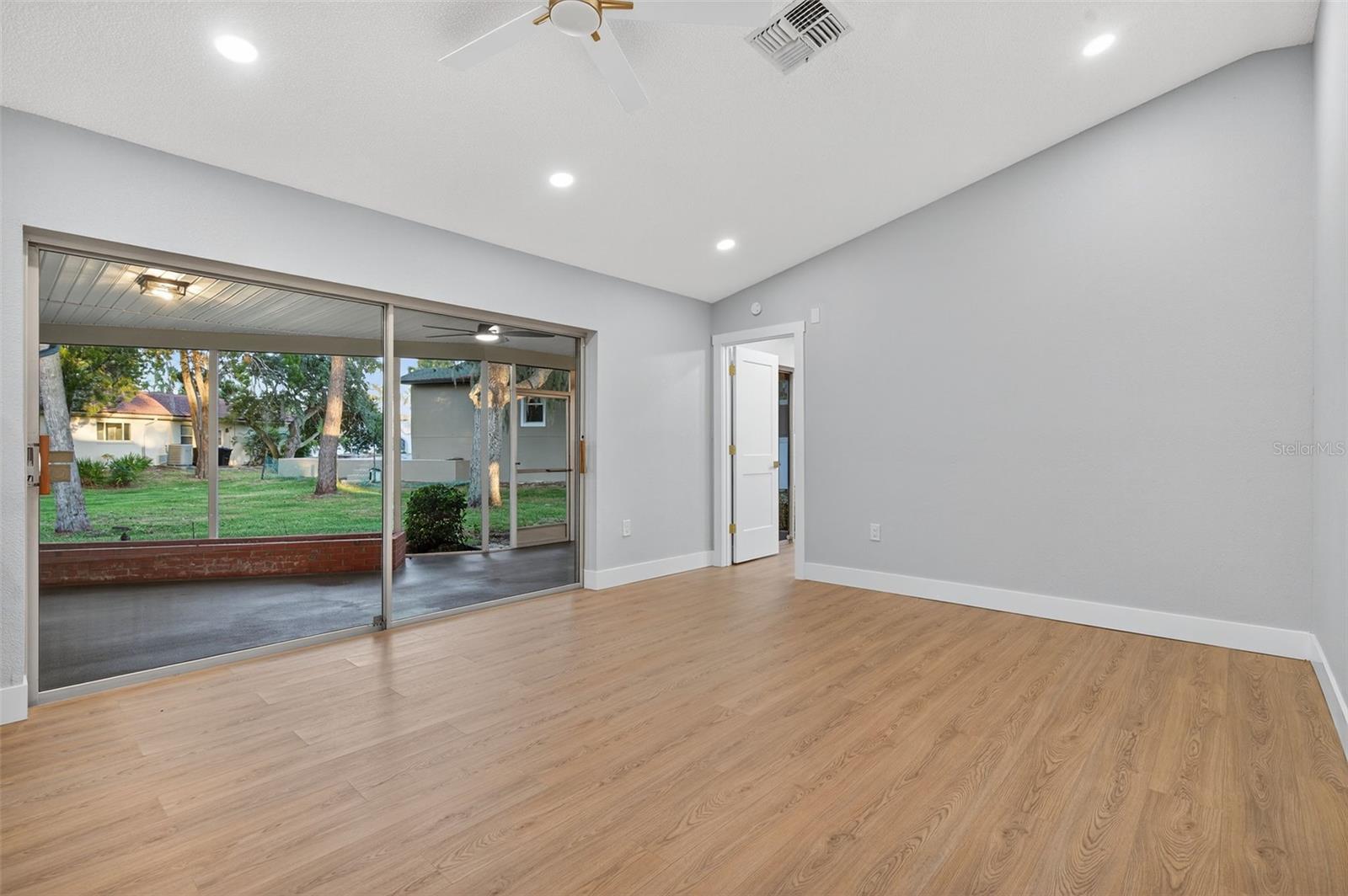 Image 18 of 87 For 4301 Marine Parkway