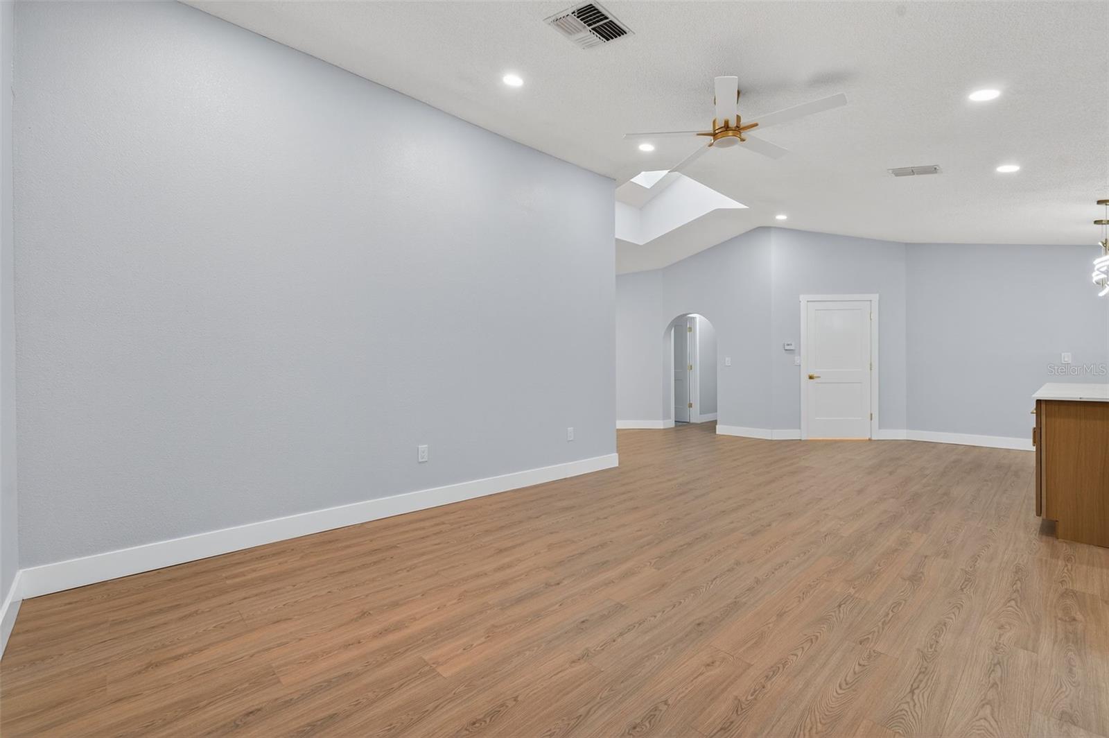 Image 20 of 87 For 4301 Marine Parkway