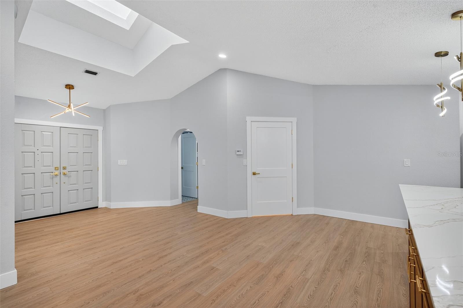 Image 23 of 87 For 4301 Marine Parkway