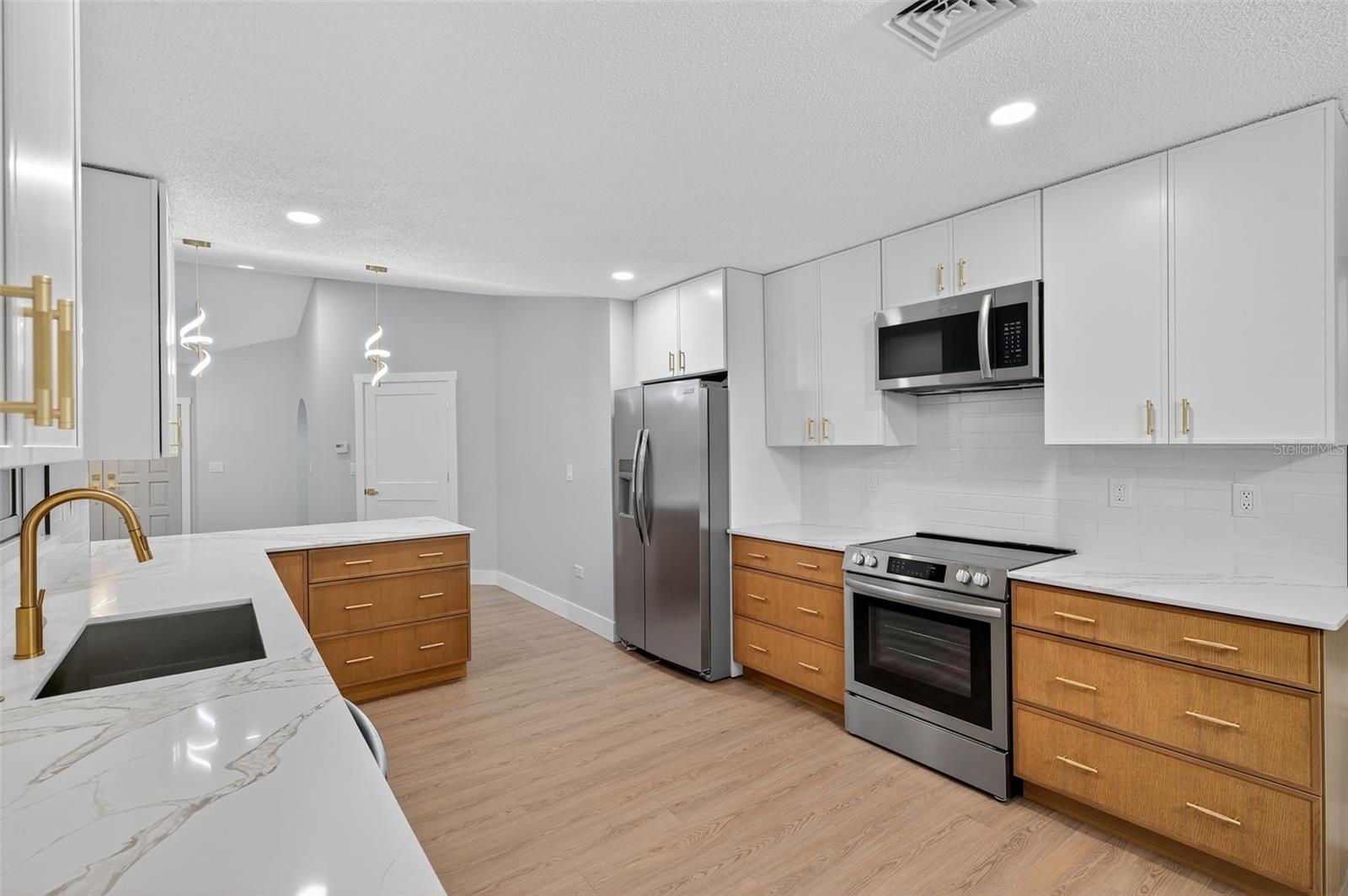 Image 32 of 87 For 4301 Marine Parkway