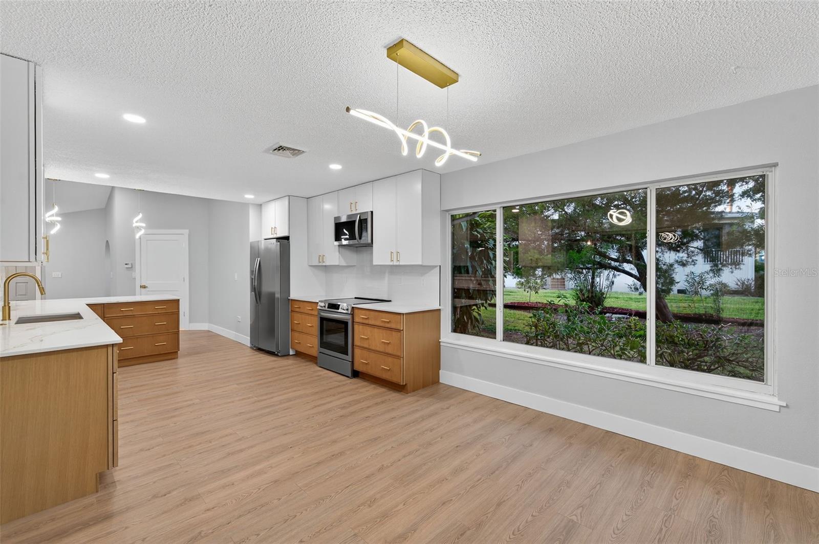 Image 36 of 87 For 4301 Marine Parkway