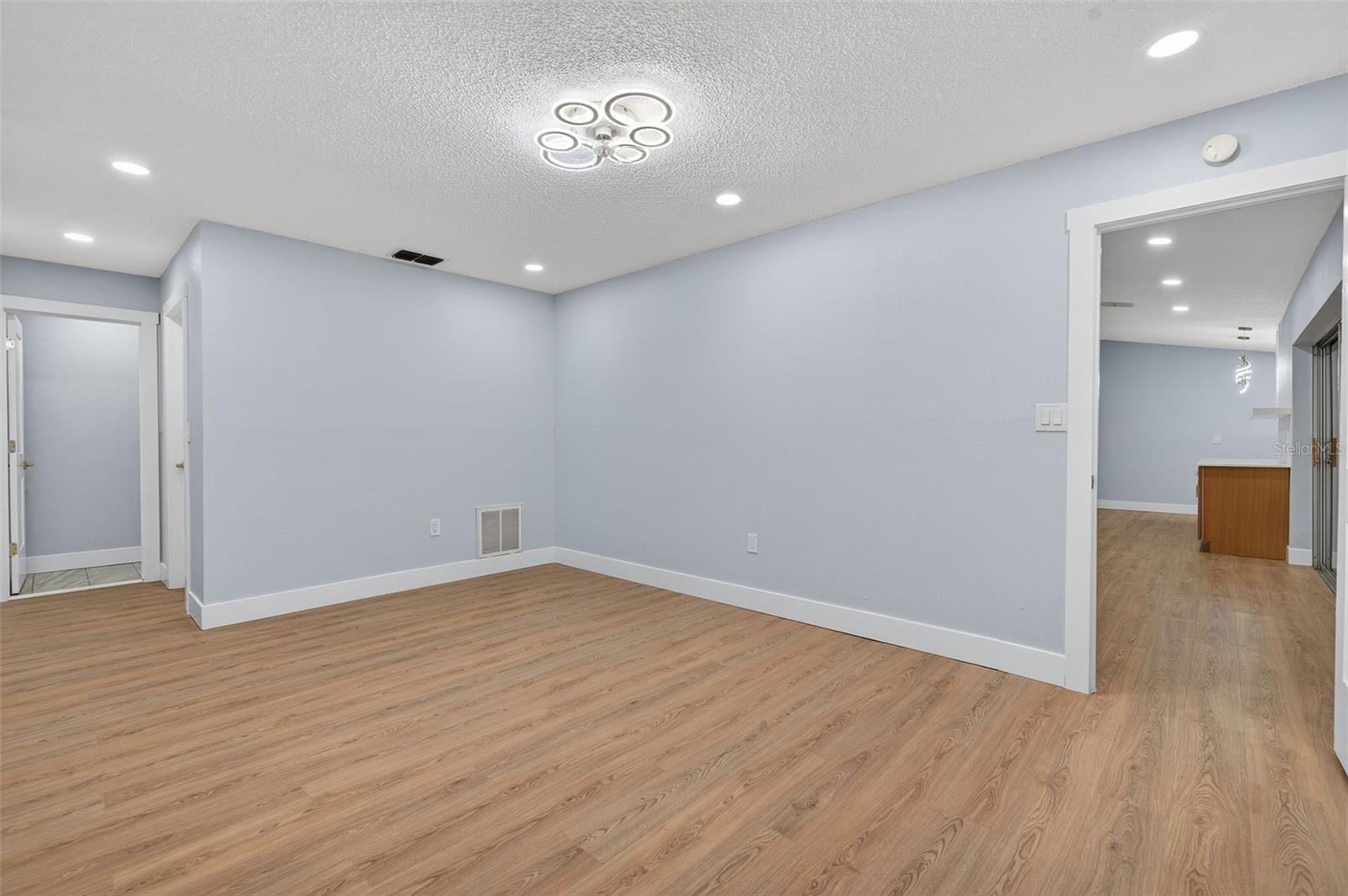 Image 48 of 87 For 4301 Marine Parkway