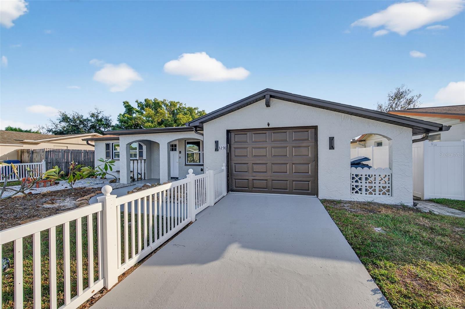 Image 2 of 53 For 3238 Coldwell Drive