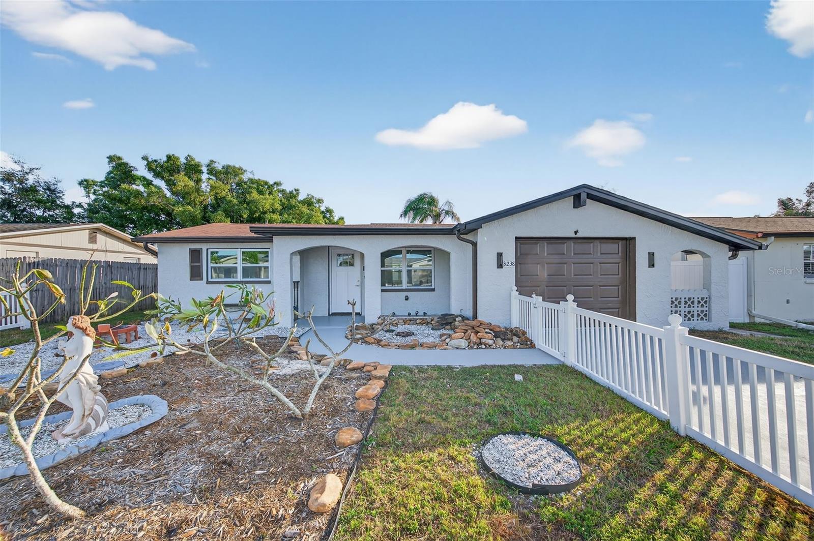 Image 3 of 53 For 3238 Coldwell Drive