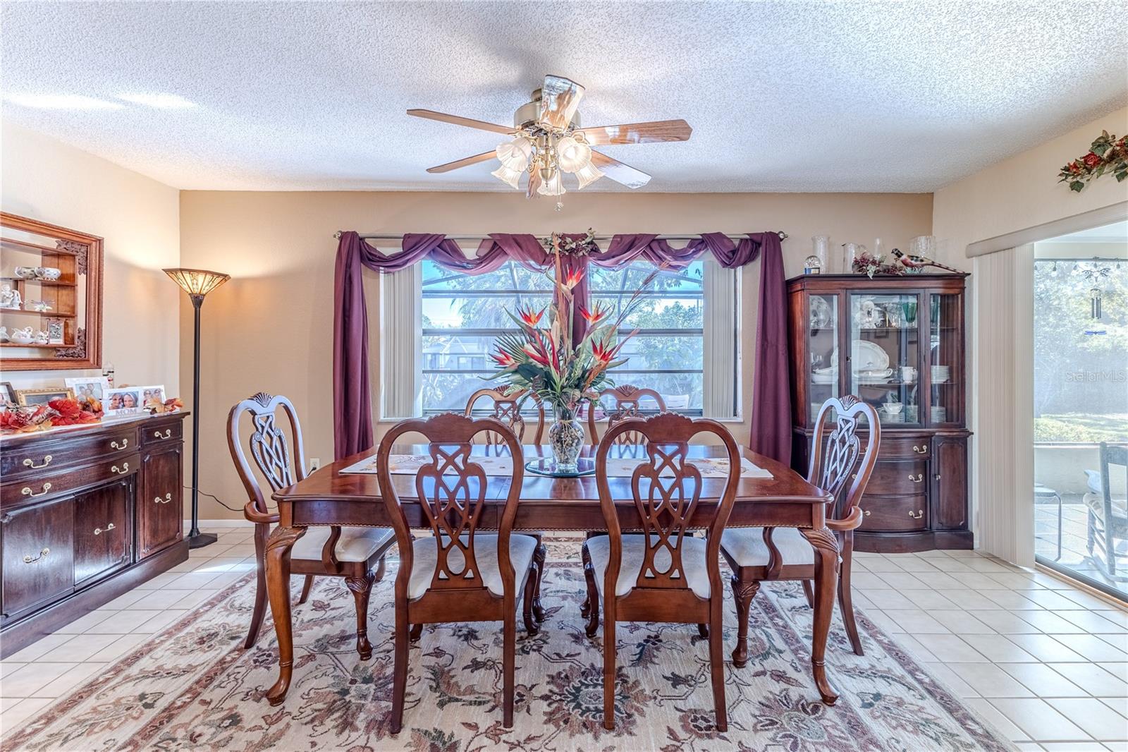 Listing photo id 11 for 11249 Riddle Drive