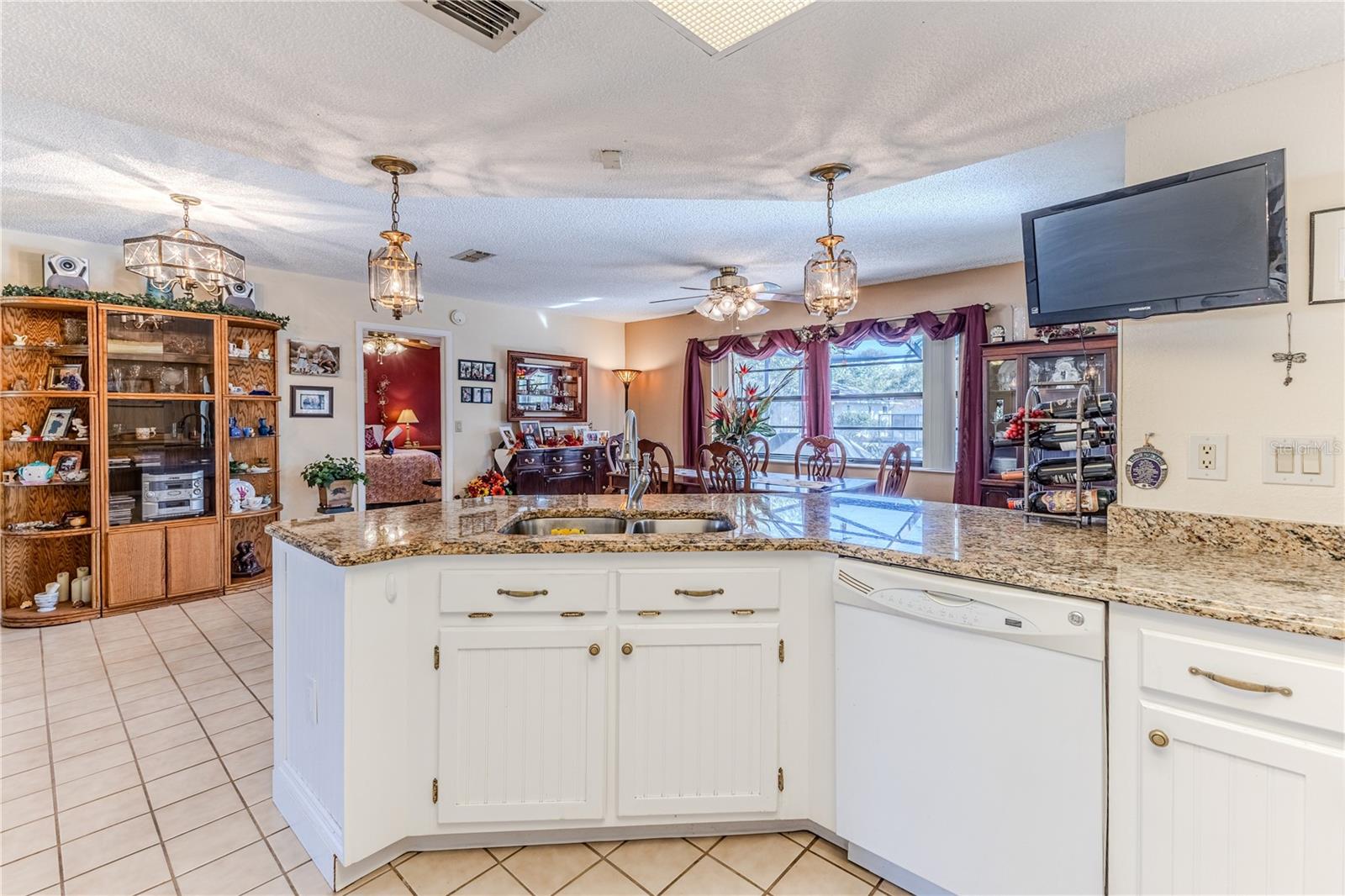 Listing photo id 15 for 11249 Riddle Drive